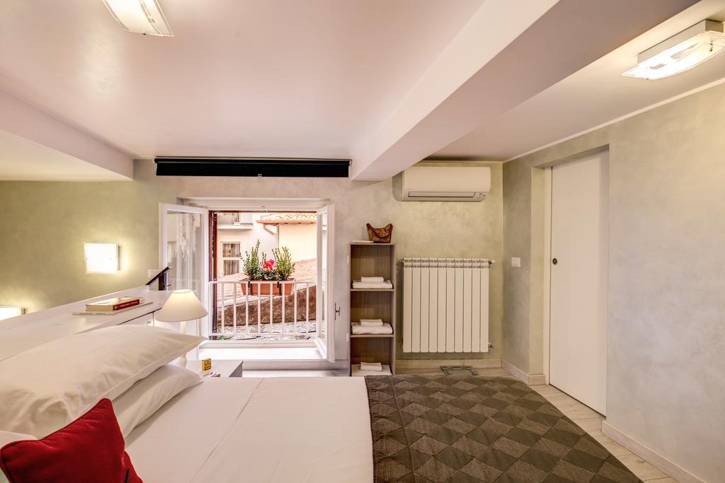 Tritone Top House Рим Екстериор снимка